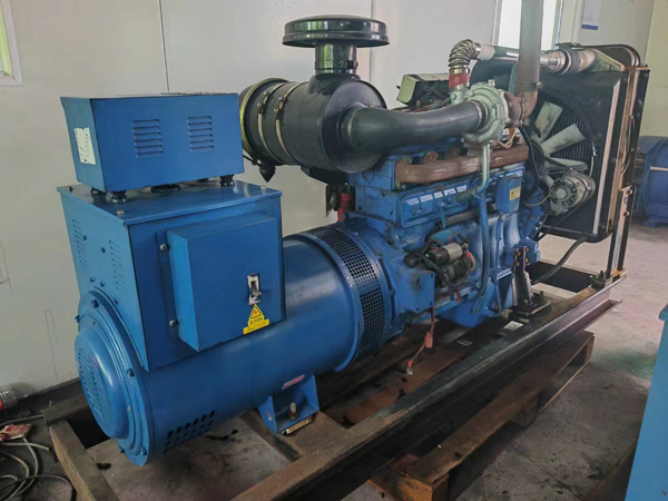 嘉定100kW柴油发电机组使用多级机油有哪些优缺点？